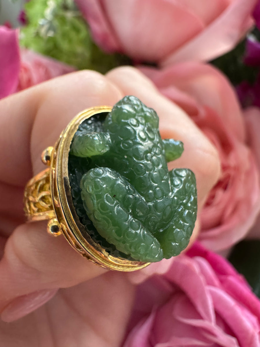 hand-carved-jade-frog-byzantine-ring-from-thailand-lelalea-gems